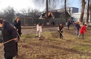 УЧАСТИЕ СТУДЕНТОВ ИСТОРИКОВ В СУББОТНИКЕ ПО НАВЕДЕНИЮ ПОРЯДКА НА ЗЕМЛЕ